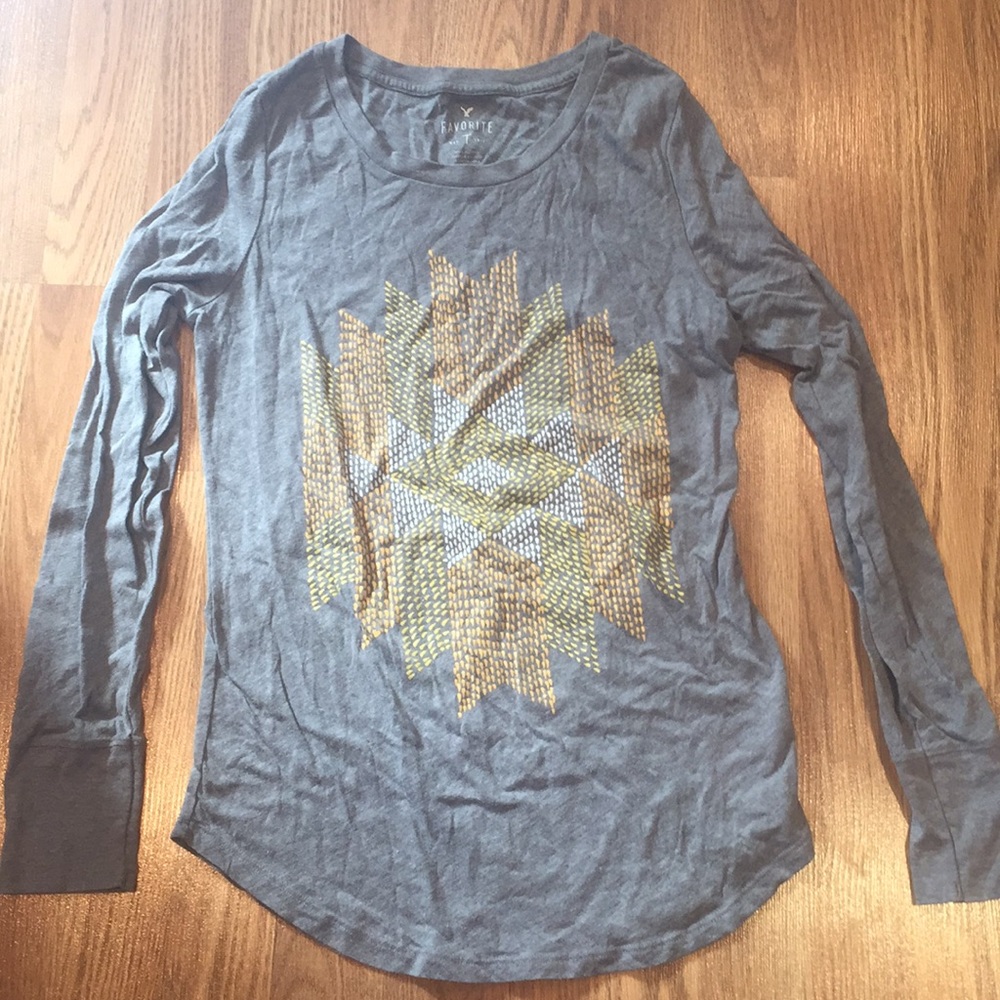 American Eagle Size Medium Favorite T